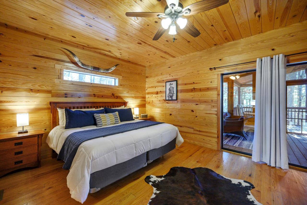 The Eastwood Spacious Retreat With 4 King En-Suites - Hot Tub - Pet-Friendly - Cozy Fire Pit - Prime Location - Multi-Family Broken Bow Exteriör bild