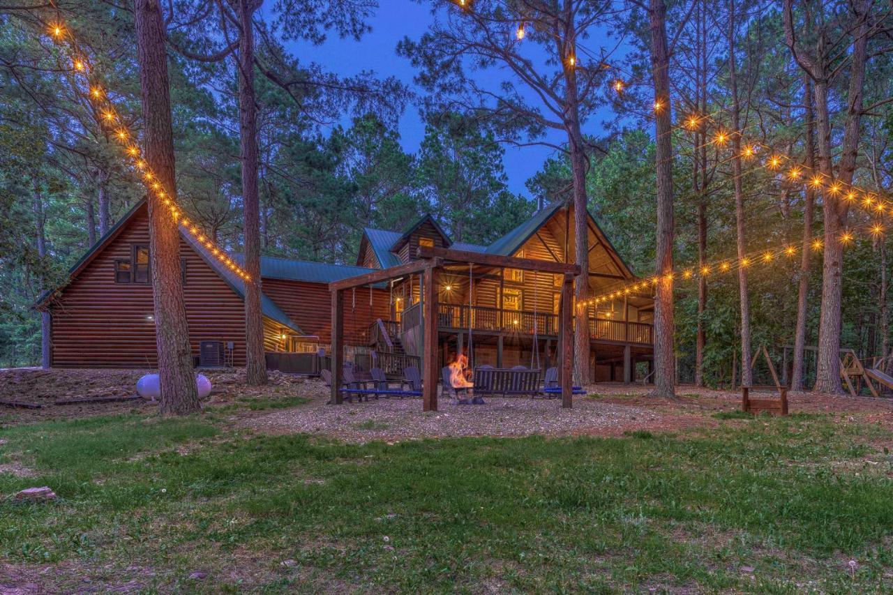 The Eastwood Spacious Retreat With 4 King En-Suites - Hot Tub - Pet-Friendly - Cozy Fire Pit - Prime Location - Multi-Family Broken Bow Exteriör bild