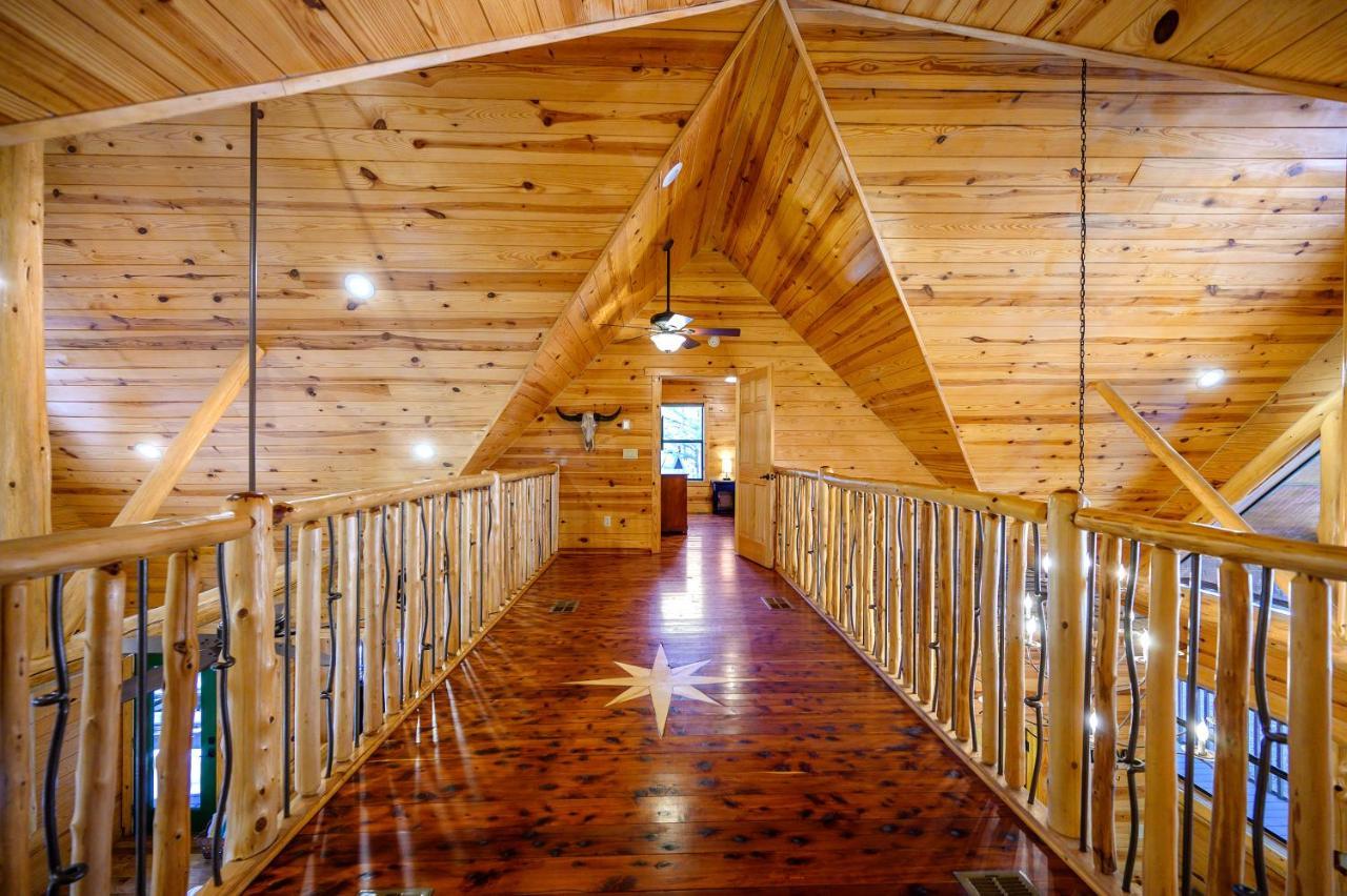 The Eastwood Spacious Retreat With 4 King En-Suites - Hot Tub - Pet-Friendly - Cozy Fire Pit - Prime Location - Multi-Family Broken Bow Exteriör bild