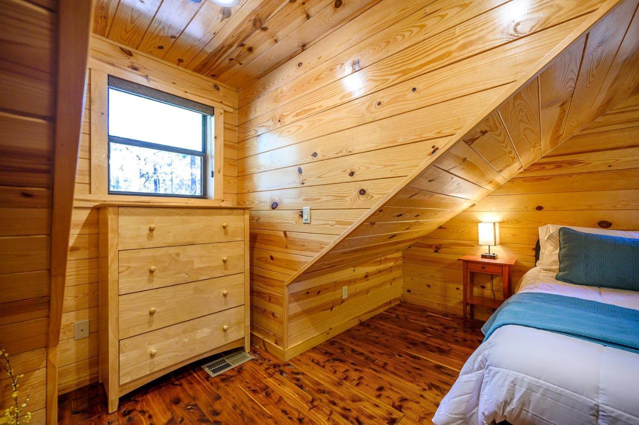 The Eastwood Spacious Retreat With 4 King En-Suites - Hot Tub - Pet-Friendly - Cozy Fire Pit - Prime Location - Multi-Family Broken Bow Exteriör bild