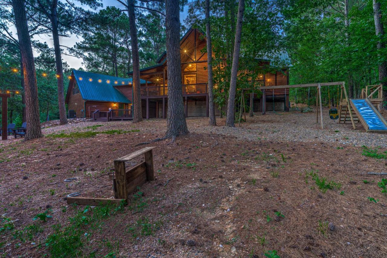 The Eastwood Spacious Retreat With 4 King En-Suites - Hot Tub - Pet-Friendly - Cozy Fire Pit - Prime Location - Multi-Family Broken Bow Exteriör bild