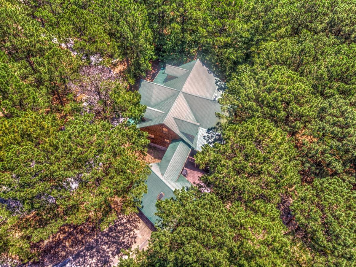 The Eastwood Spacious Retreat With 4 King En-Suites - Hot Tub - Pet-Friendly - Cozy Fire Pit - Prime Location - Multi-Family Broken Bow Exteriör bild