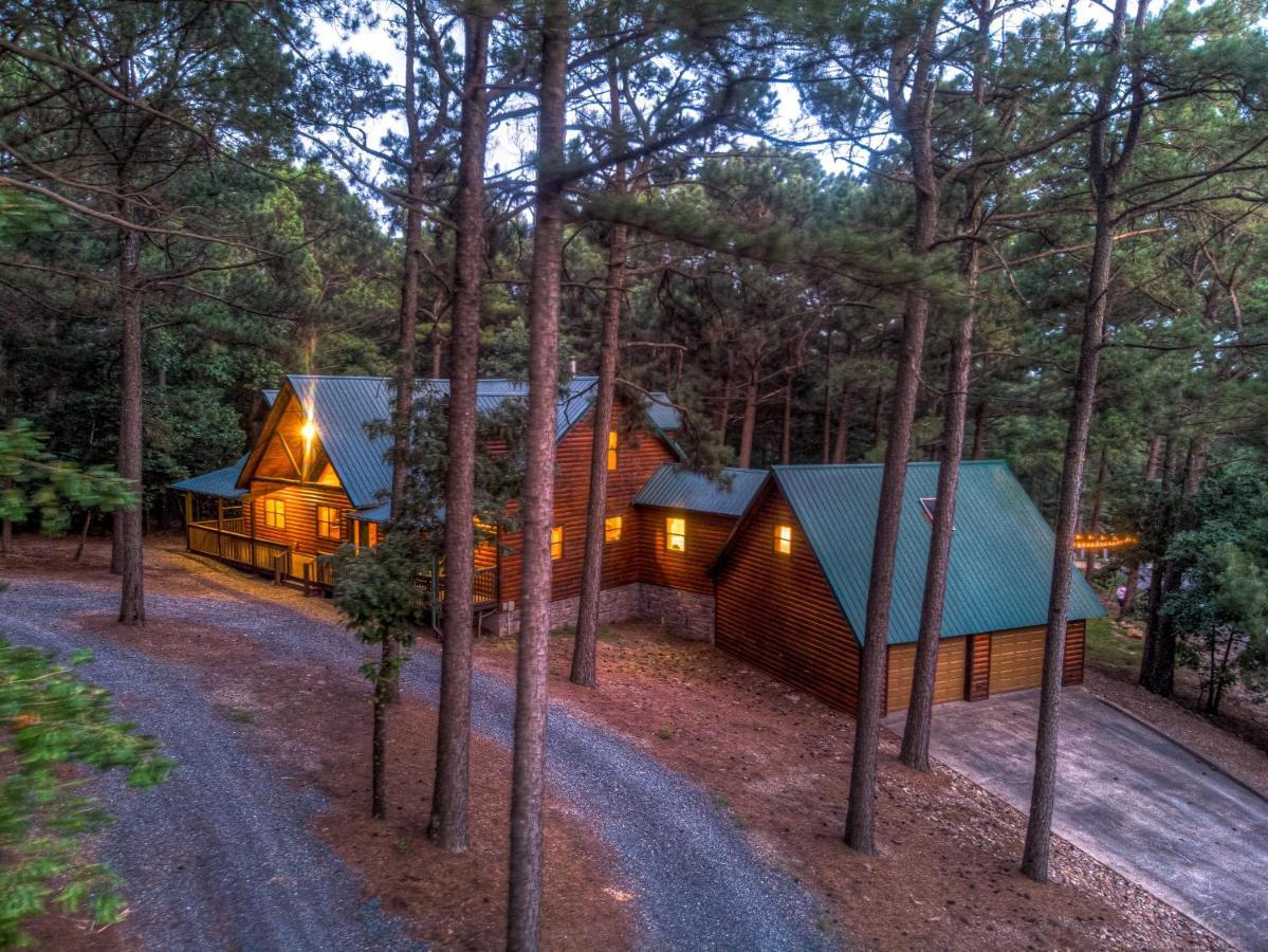 The Eastwood Spacious Retreat With 4 King En-Suites - Hot Tub - Pet-Friendly - Cozy Fire Pit - Prime Location - Multi-Family Broken Bow Exteriör bild