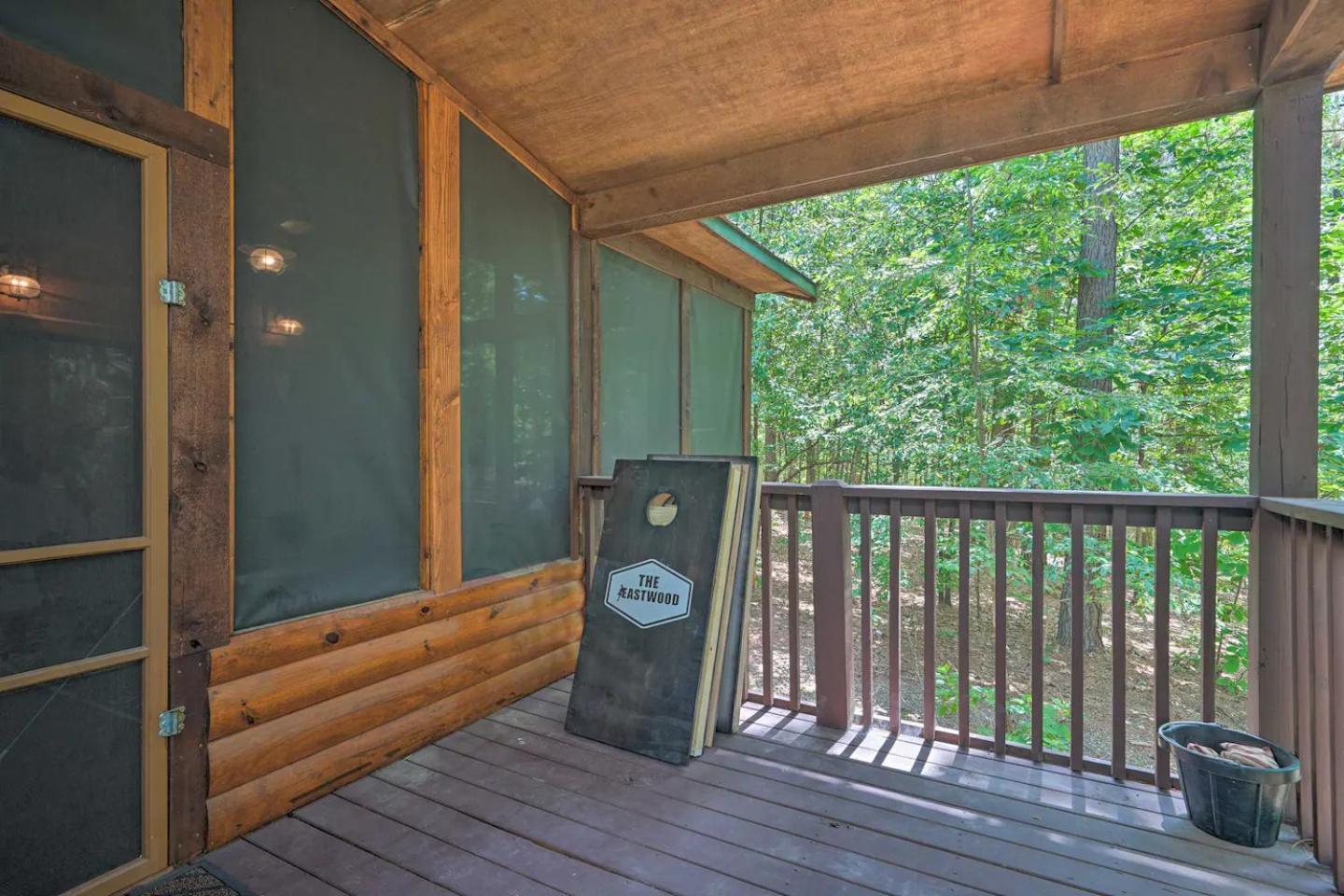 The Eastwood Spacious Retreat With 4 King En-Suites - Hot Tub - Pet-Friendly - Cozy Fire Pit - Prime Location - Multi-Family Broken Bow Exteriör bild
