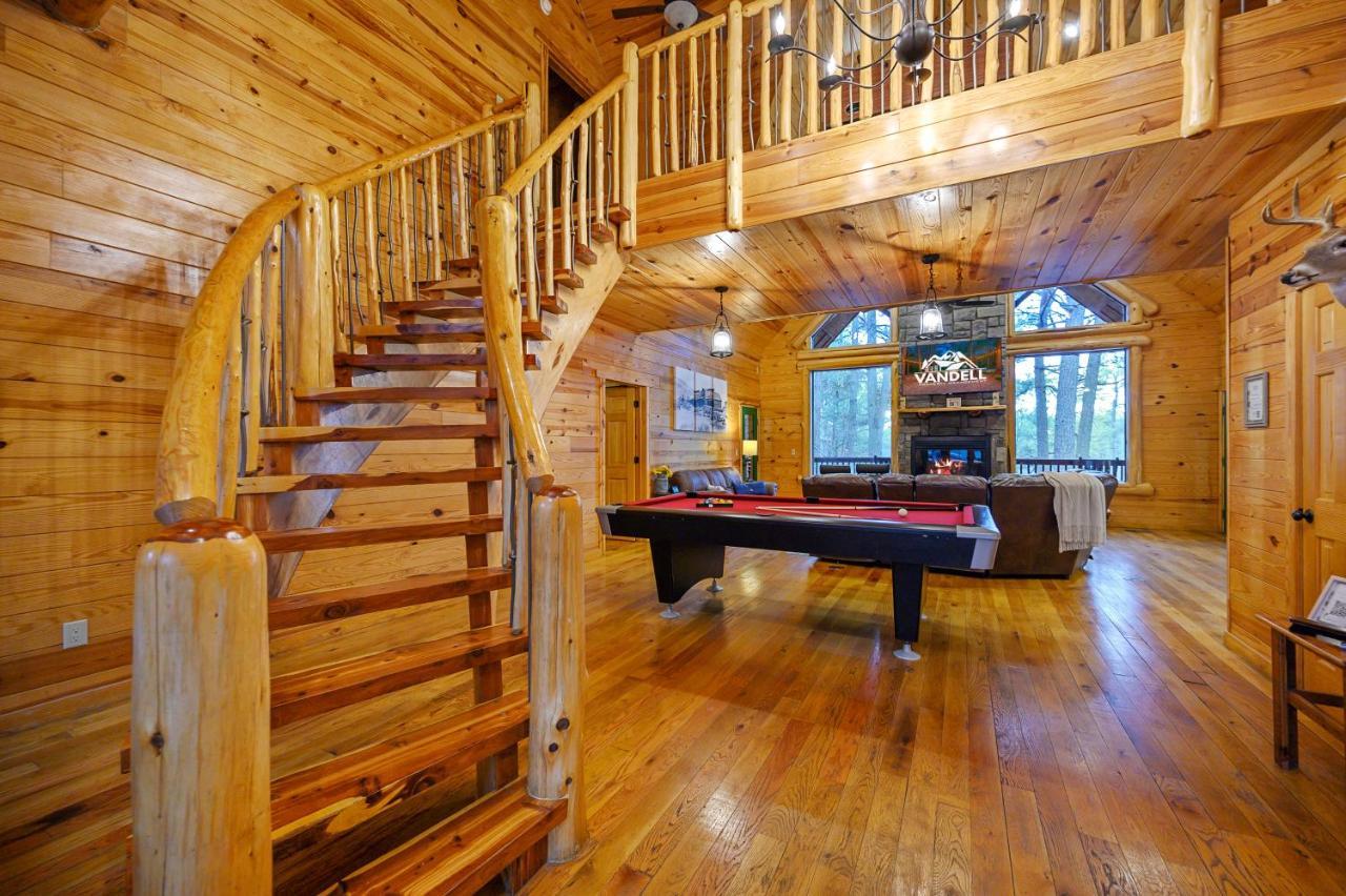 The Eastwood Spacious Retreat With 4 King En-Suites - Hot Tub - Pet-Friendly - Cozy Fire Pit - Prime Location - Multi-Family Broken Bow Exteriör bild